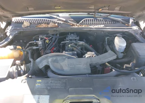 2005 Chevrolet Suburban 1500 Z71 from USA, damaged, VIN 3GNFK16Z75G103541